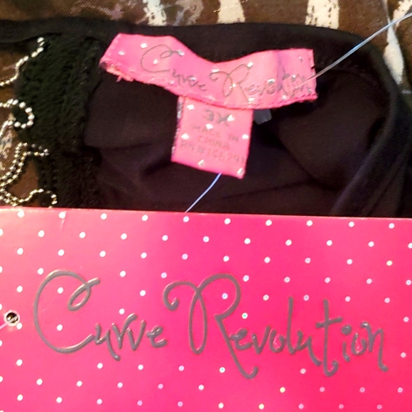 Chain open back Blouse - Picture 7 of 7